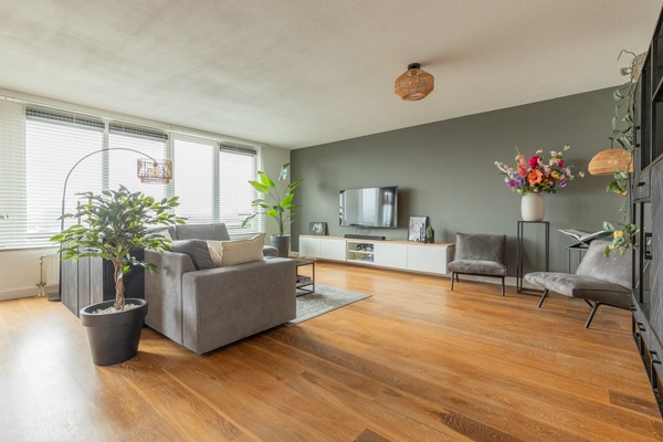 Medium property photo - Hoofdweg 1195A, 2151 MG Nieuw-Vennep